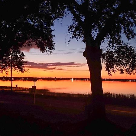 Pet-Friendly Auburndale House With Lake Views! Extérieur photo