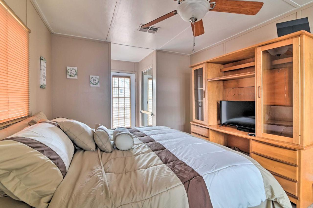 Pet-Friendly Auburndale House With Lake Views! Extérieur photo